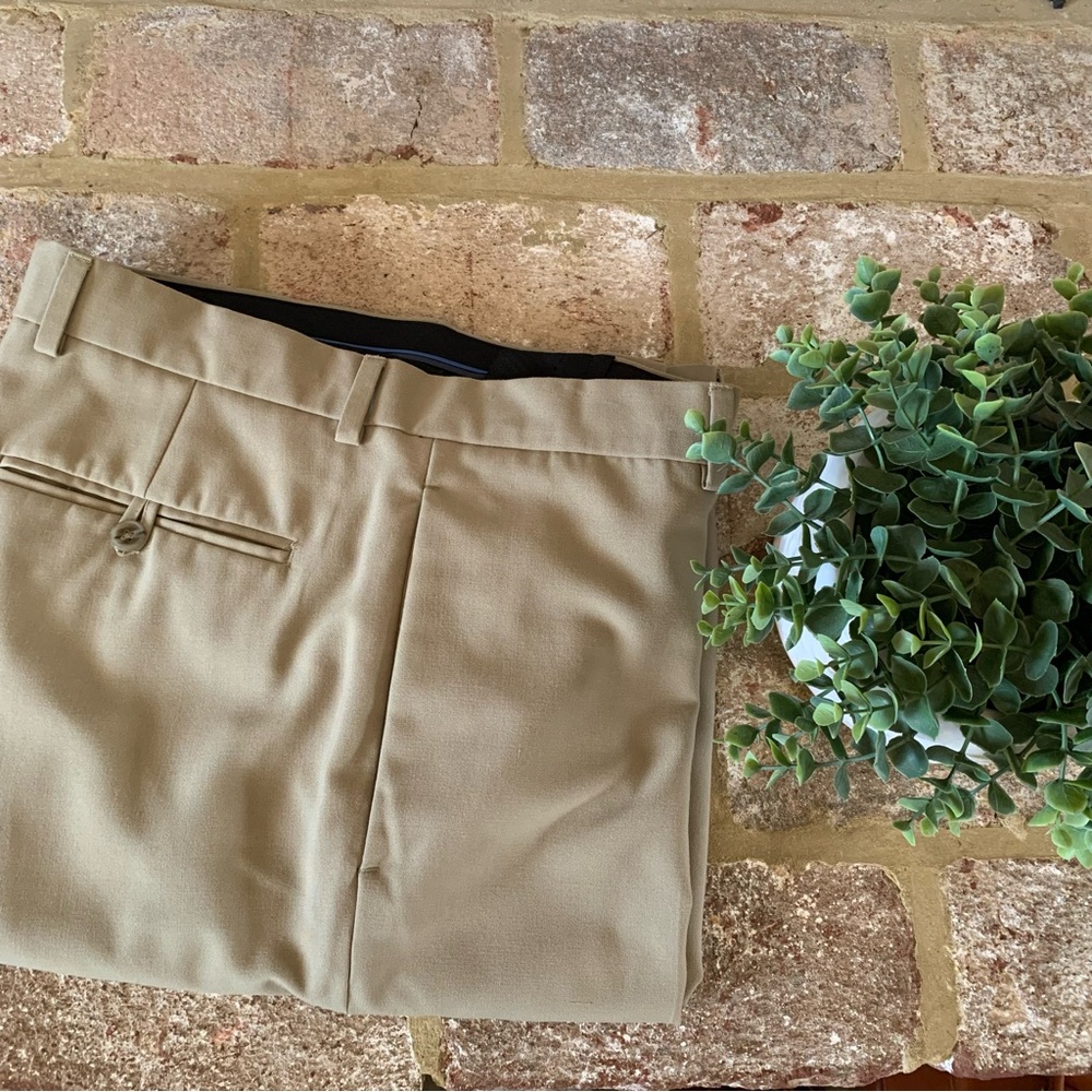 Van Heusen Studio | Beige Trousers | 34/32